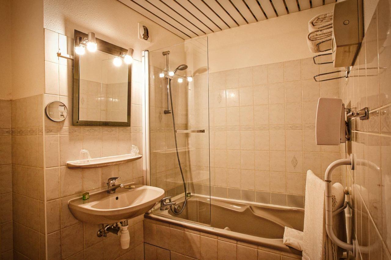Hotel & Spa La Ferme De L'Izoard 阿维厄 外观 照片
